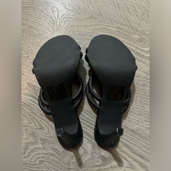 NEW Shoedazzle Shakala Slip On Heeled Sandal - Picture 4 of 4